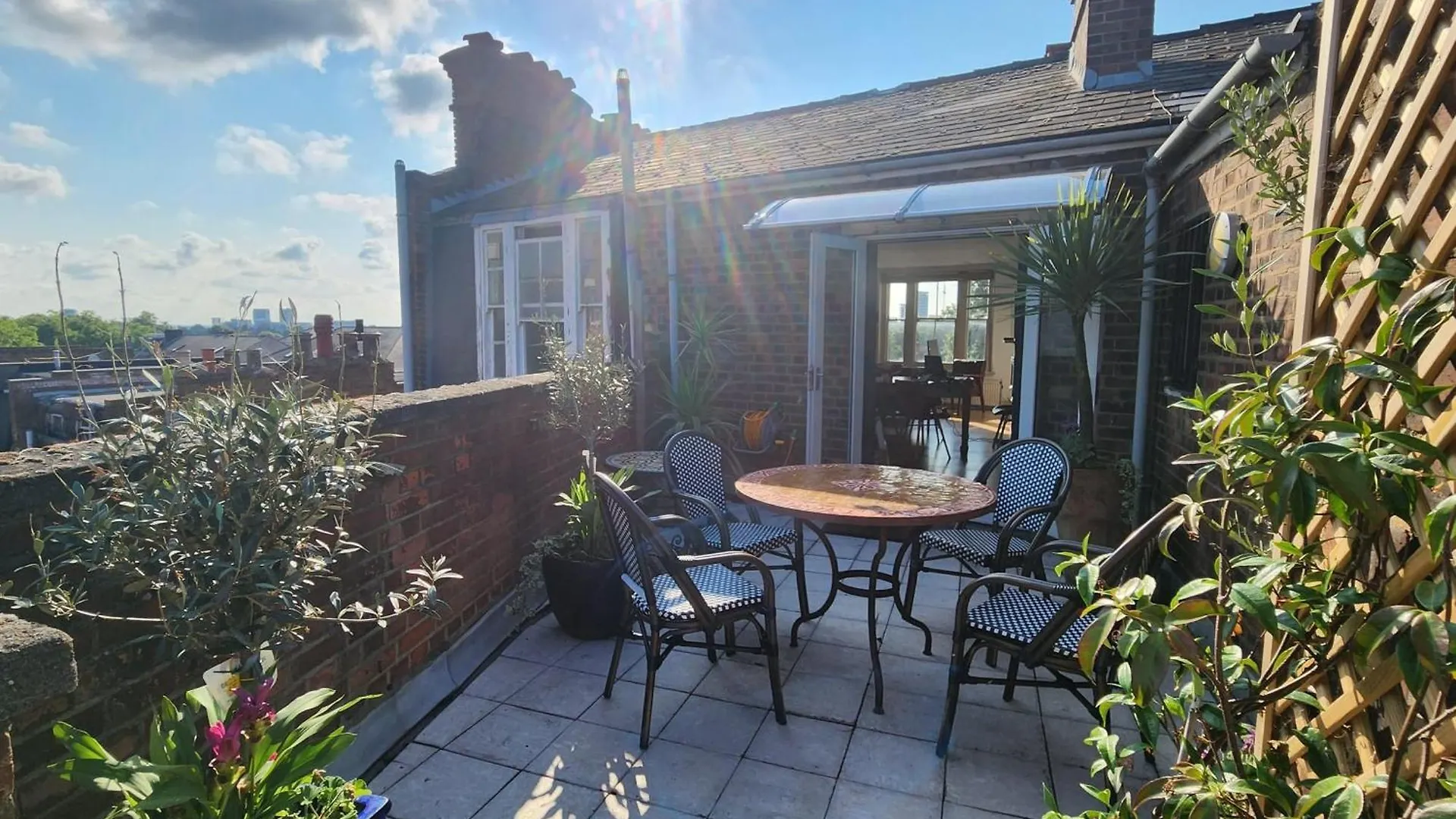 Contemporary Open Plan Penthouse Apartment London