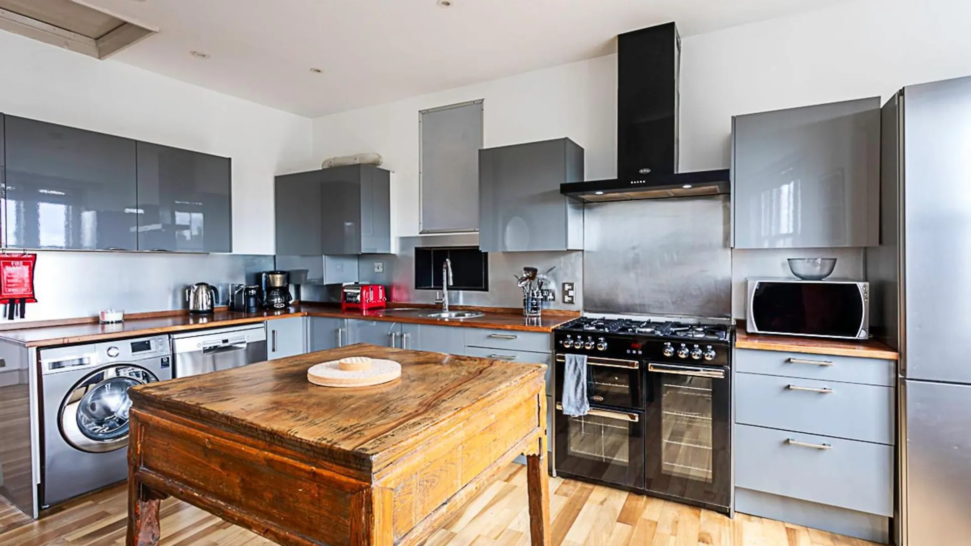 Contemporary Open Plan Penthouse Apartment London United Kingdom