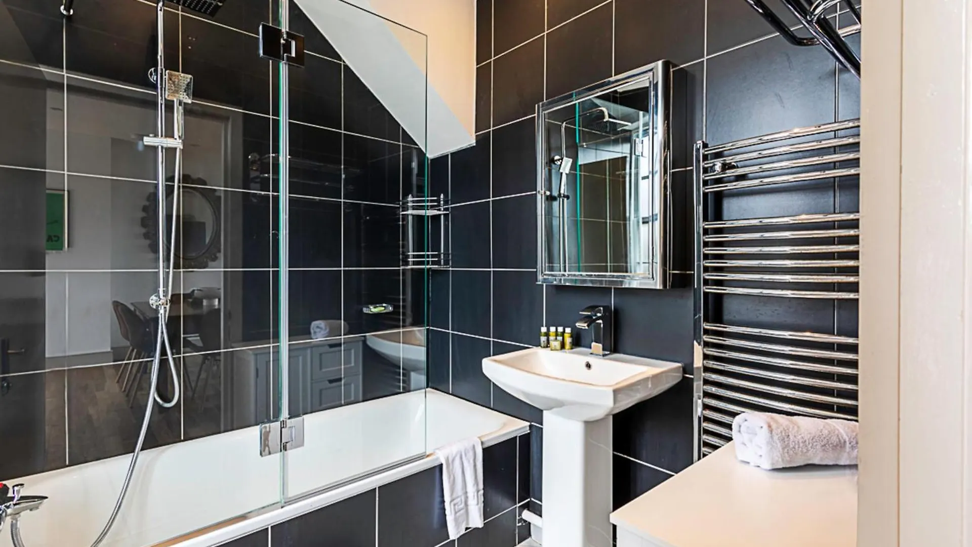 Contemporary Open Plan Penthouse Apartment London