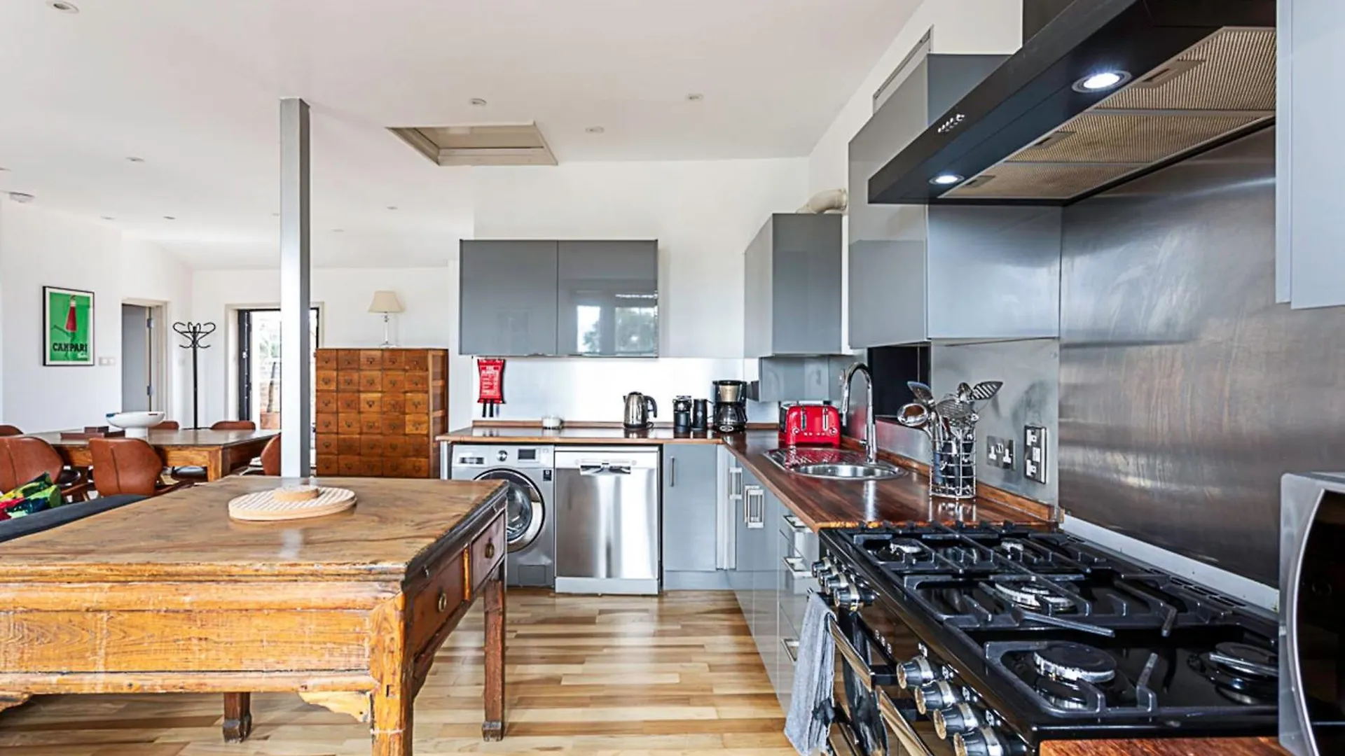 Contemporary Open Plan Penthouse Apartment London