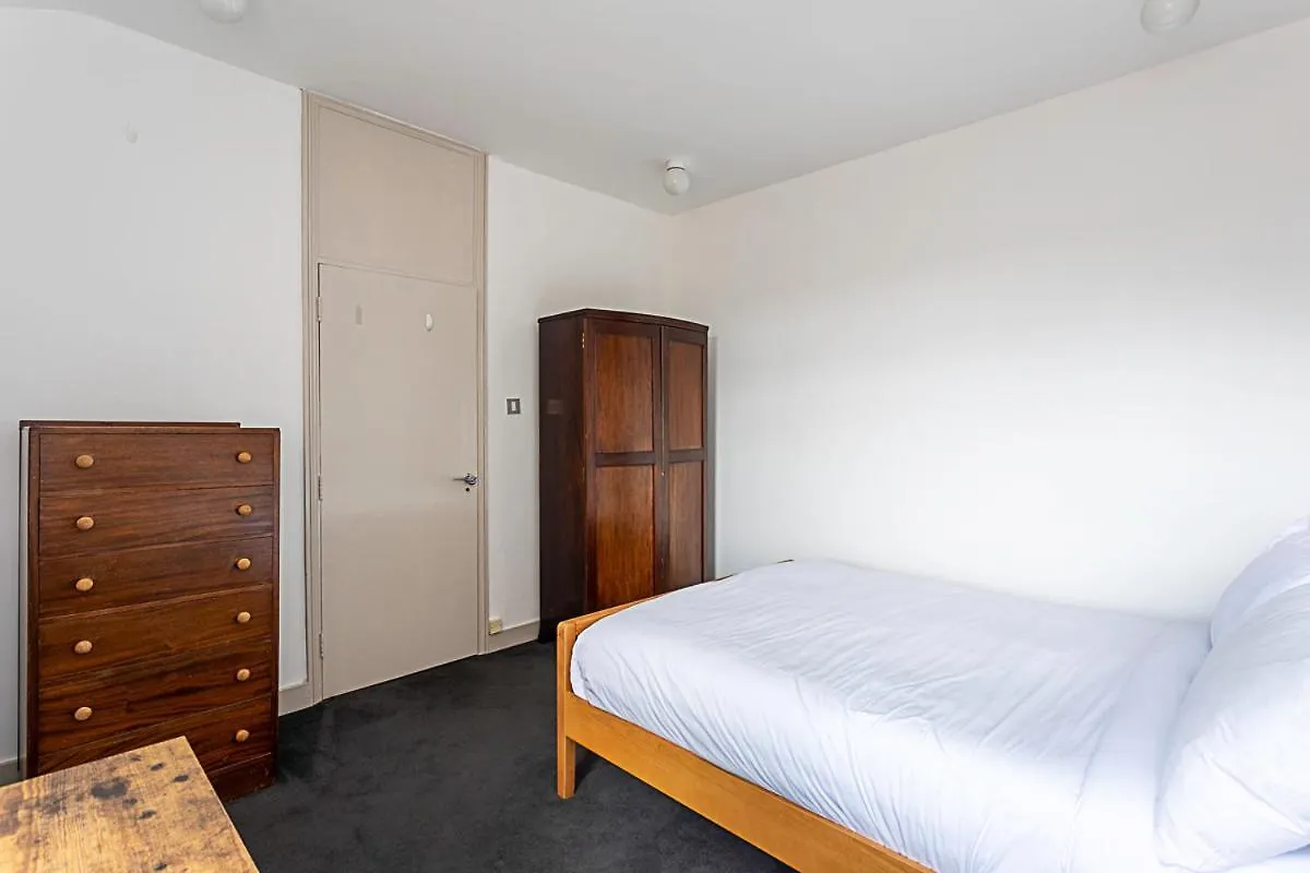 Contemporary Open Plan Penthouse Apartment London