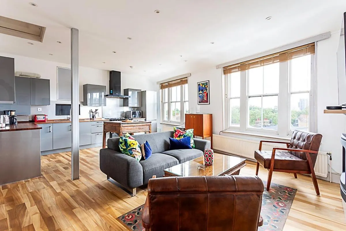 Contemporary Open Plan Penthouse Apartment London