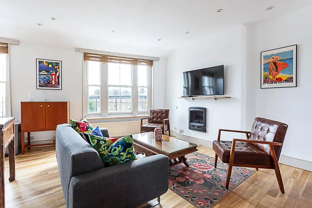Contemporary Open Plan Penthouse Apartment London