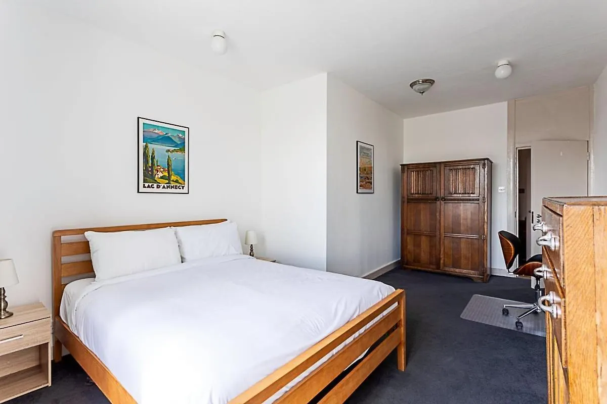Contemporary Open Plan Penthouse Apartment London