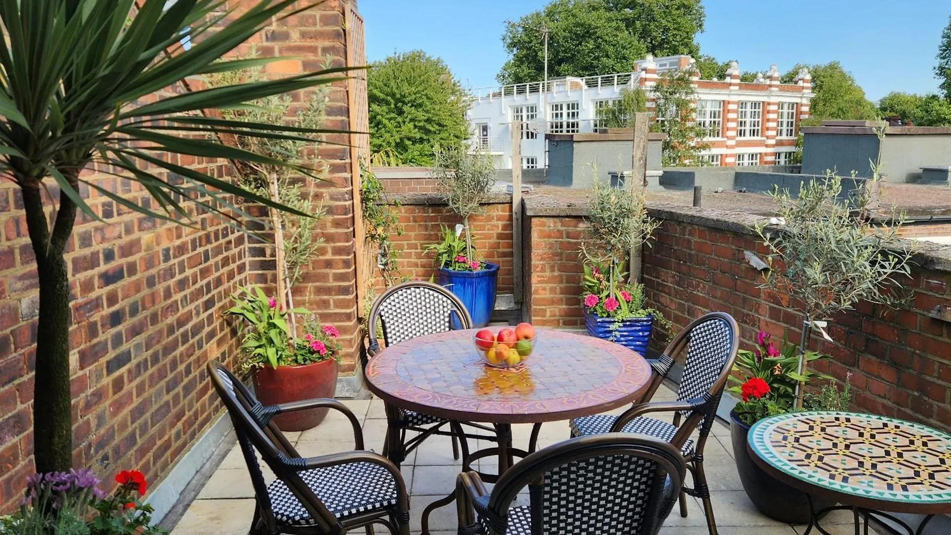 Contemporary Open Plan Penthouse Apartment London