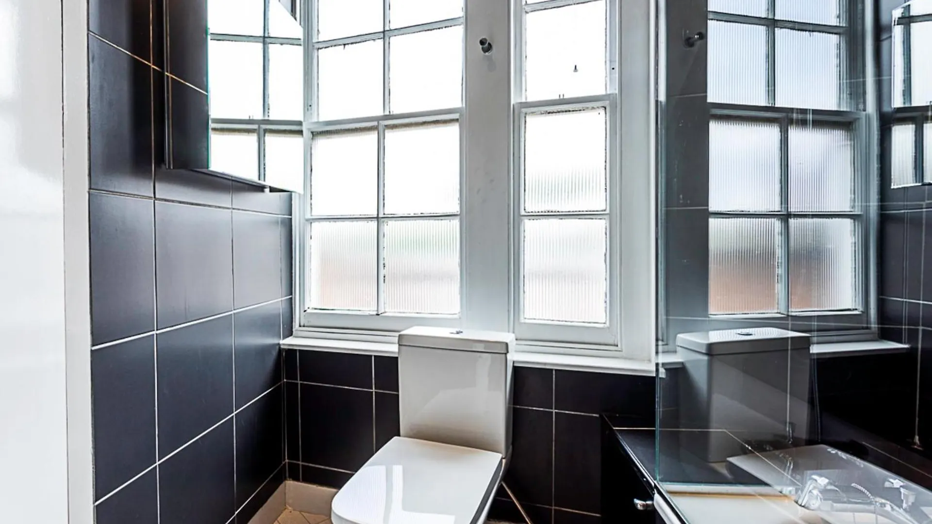 Contemporary Open Plan Penthouse Apartment London