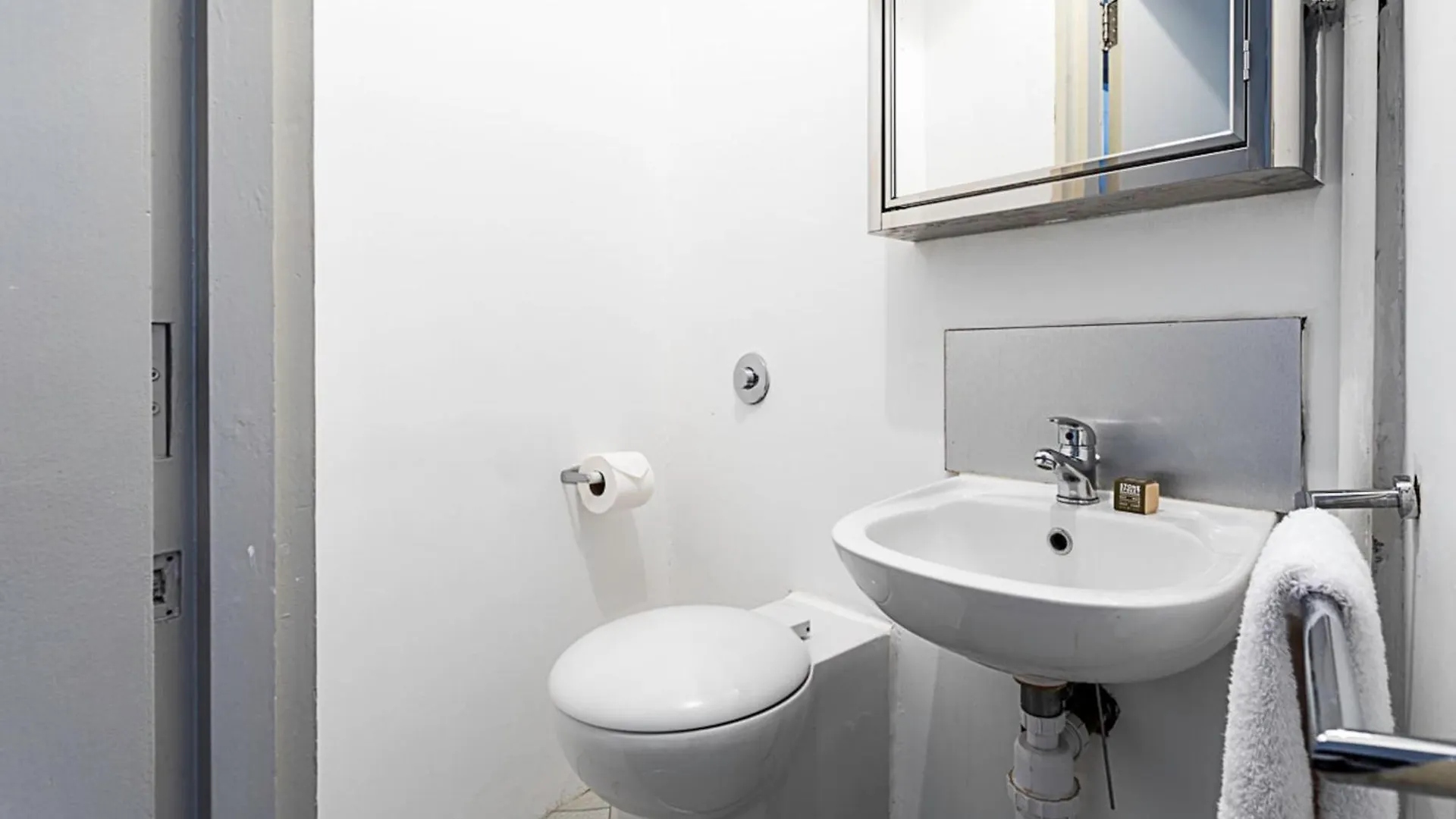 Contemporary Open Plan Penthouse Apartment London